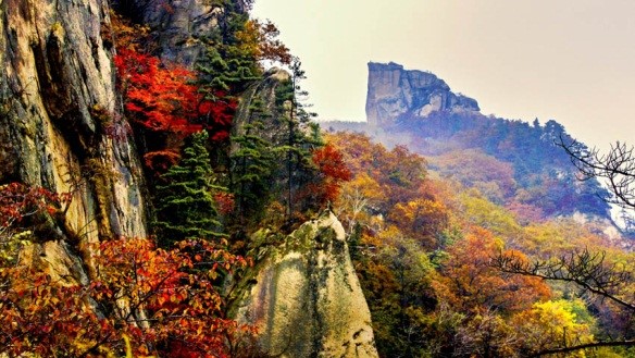 天華山。丹東市文化旅游和廣播電視局供圖